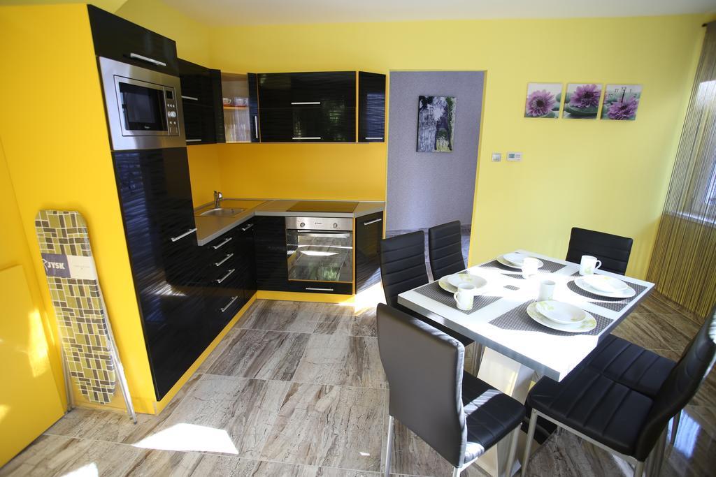 Centrum Lux Apartman Kaposvár Exterior foto