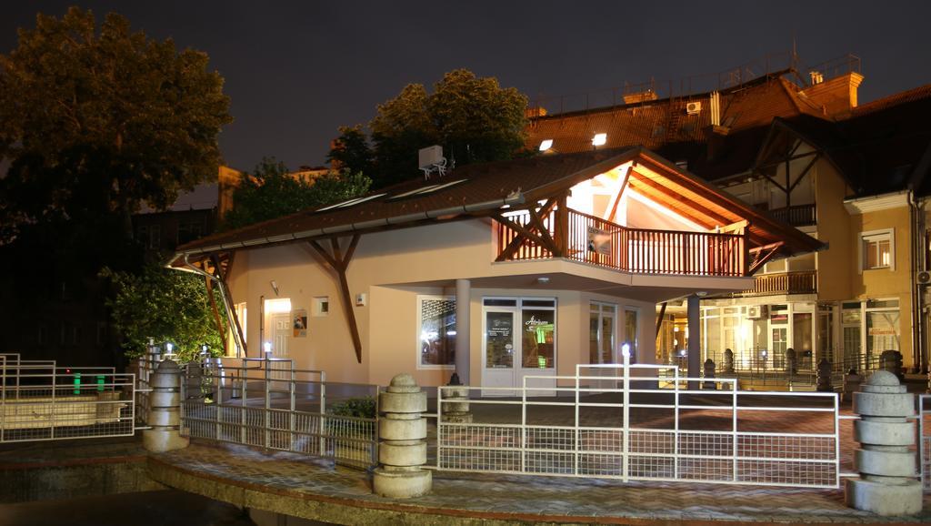 Centrum Lux Apartman Kaposvár Exterior foto
